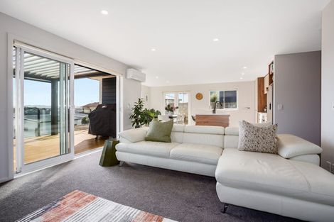 Photo of property in 156 Navigation Drive, Whitby, Porirua, 5024