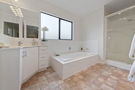 Photo of property in 1/54 Simmental Crescent, Somerville, Auckland, 2014