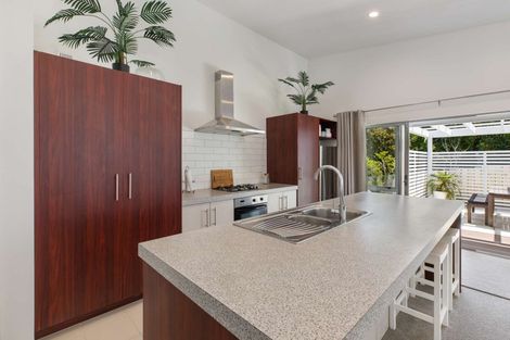 Photo of property in 21 Carento Way, Stanmore Bay, Whangaparaoa, 0932