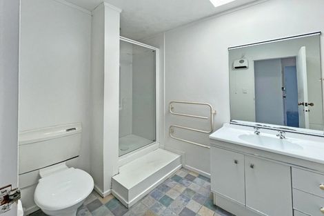 Photo of property in 2/110 Britomart Street, Berhampore, Wellington, 6023