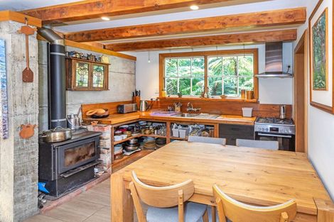 Photo of property in 480 Driving Creek Road, Coromandel, 3506