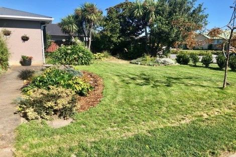 Photo of property in 5 Watkins Drive, Rangiora, 7400