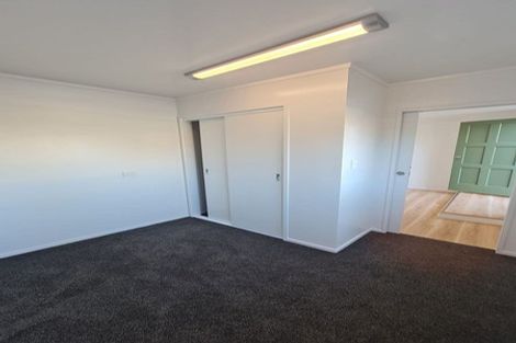 Photo of property in 5 Foyle Place, Glendene, Auckland, 0602