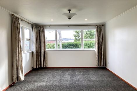 Photo of property in 1 Normandy Place, Henderson, Auckland, 0610