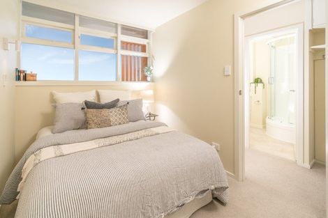 Photo of property in Gateway Apartments, 19 Maida Vale Road, Roseneath, Wellington, 6011
