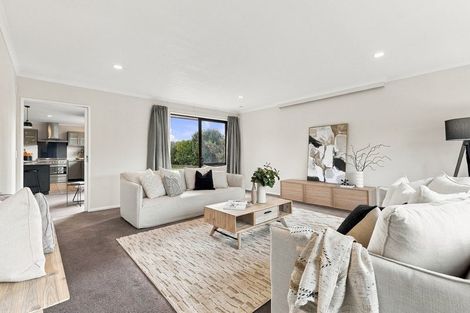Photo of property in 21 Sorrento Place, Kelvin Grove, Palmerston North, 4414