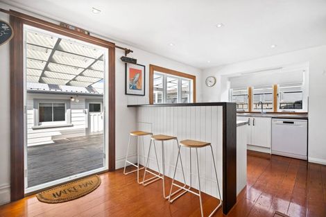 Photo of property in 6 Shortland Street, Regent, Whangarei, 0112