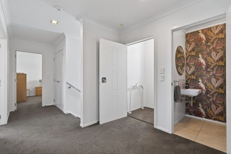 Photo of property in 22a Belt Road, Moturoa, New Plymouth, 4310