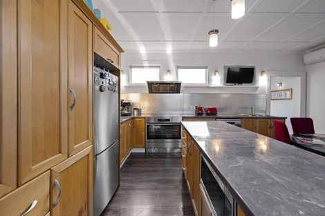 Photo of property in 6 Avondale Road, Taradale, Napier, 4112