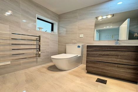 Photo of property in 100a Everglade Drive, Totara Heights, Auckland, 2105