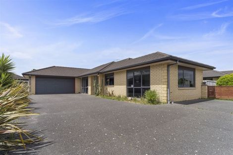 Photo of property in 33 Golden Sands Drive, Papamoa Beach, Papamoa, 3118