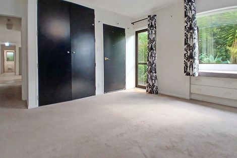 Photo of property in 9 Saddleback Rise, Murrays Bay, Auckland, 0630