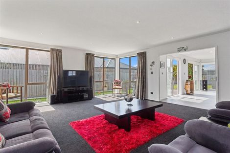 Photo of property in 60 Oakwood Drive, Rangiora, 7400