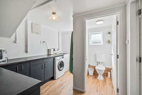 Photo of property in 11 Karoro Road, One Tree Point, 0118