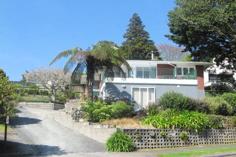 Photo of property in 6 Beaumont Crescent, Frankleigh Park, New Plymouth, 4310