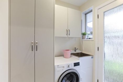 Photo of property in 2/8 Wedgewood Avenue, Cashmere, Christchurch, 8022