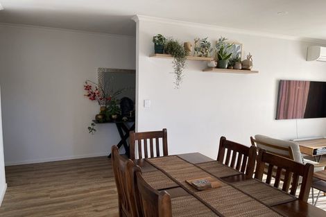 Photo of property in 1 Verdot Close, Kumeu, 0810