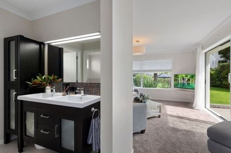 Photo of property in 59 Lonely Road, Fairview Heights, Auckland, 0632