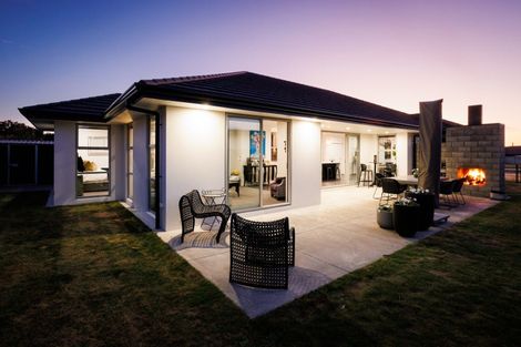 Photo of property in 30 Dogwood Way, Milson, Palmerston North, 4414
