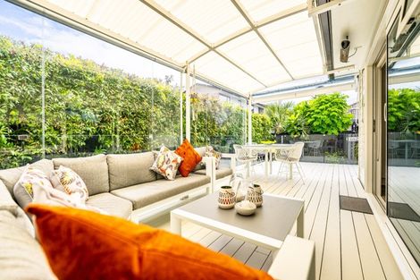 Photo of property in 25 Elizabeth Street, Orewa, 0931