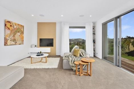 Photo of property in 11 Syd Grant Crescent, Orewa, 0931