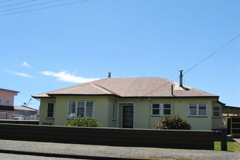 Photo of property in 17 Cobden Street, Westport, 7825