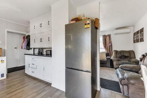 Photo of property in 20 Cook Street, Marfell, New Plymouth, 4310