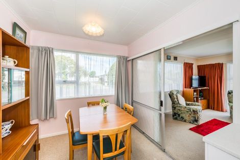 Photo of property in 1 Graham Grove, Waikanae, 5036