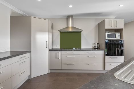Photo of property in 8 Brompton Close, Richmond Heights, Taupo, 3330