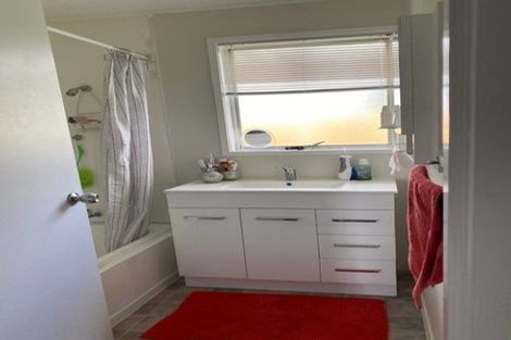 Photo of property in 11 Surman Place, Glen Eden, Auckland, 0602