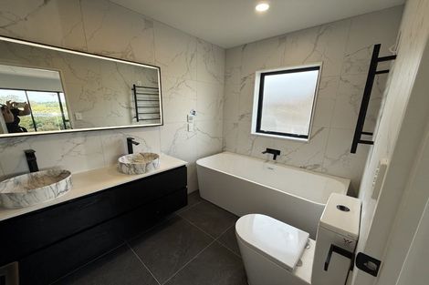 Photo of property in 21 Catalina Avenue, Rosehill, Papakura, 2113