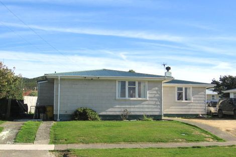 Photo of property in 16 Whanga Crescent, Titahi Bay, Porirua, 5022