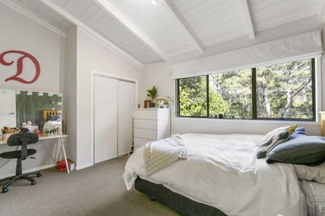 Photo of property in 20 Saddleback Rise, Murrays Bay, Auckland, 0630