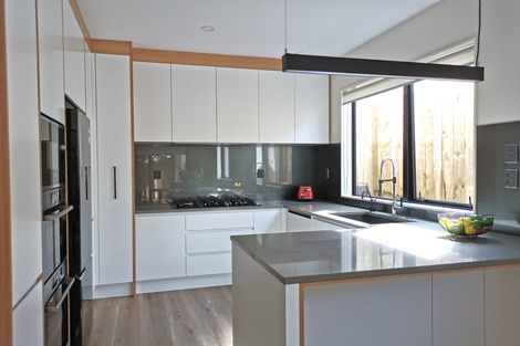 Photo of property in 57e Hogans Road, Glenfield, Auckland, 0629