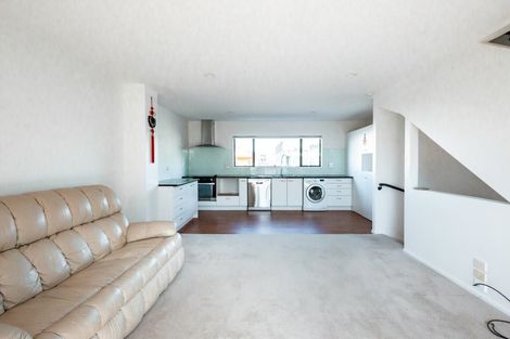 Photo of property in 9/17a Delta Avenue, New Lynn, Auckland, 0600