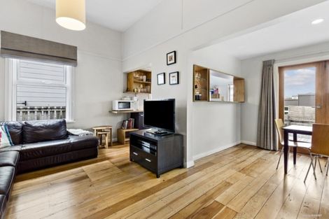 Photo of property in 87 Te Wharepouri Street, Berhampore, Wellington, 6023