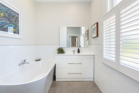 Photo of property in 16 Orchard Road, Greytown, 5712