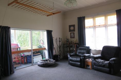 Photo of property in 5 Main Road, Pleasant Point, 7903