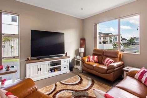 Photo of property in 34 Heidi Crescent, Flat Bush, Auckland, 2016