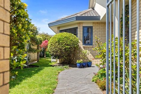Photo of property in 18 Rosberg Place, Mount Maunganui, 3116