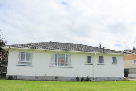 Photo of property in 28 Hadfield Crescent, College Estate, Whanganui, 4500
