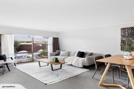 Photo of property in 2/15 Latham Avenue, Pakuranga, Auckland, 2010