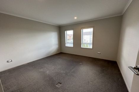 Photo of property in 8 Horizon View Road, Oteha, Auckland, 0632
