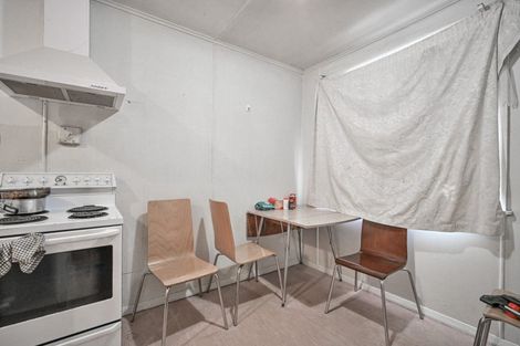 Photo of property in 713-715 Kiwi Street, Camberley, Hastings, 4120