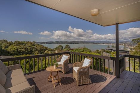 Photo of property in 2 Puriri Place, Whitianga, 3510