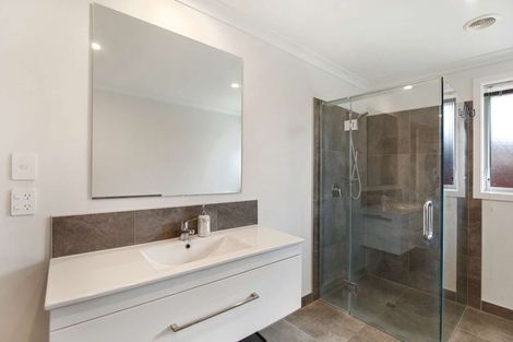 Photo of property in 15 Serenity Crescent, Kelvin Grove, Palmerston North, 4414