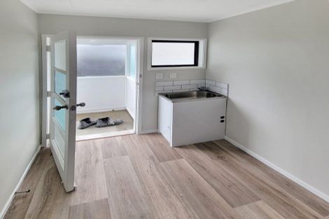 Photo of property in 3 Huruhuru Road, Massey, Auckland, 0614