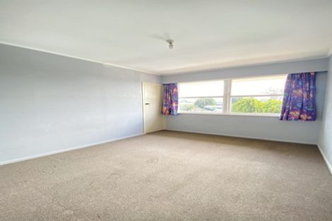 Photo of property in 11 Beswick Place, Birkdale, Auckland, 0626