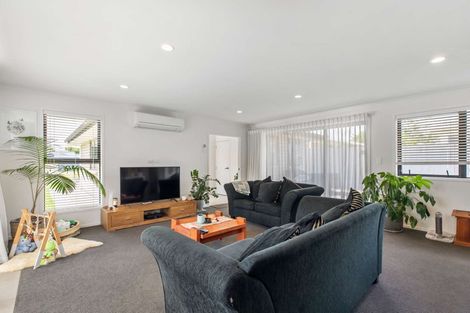 Photo of property in 2 Bayview Drive, Waiuku, 2123