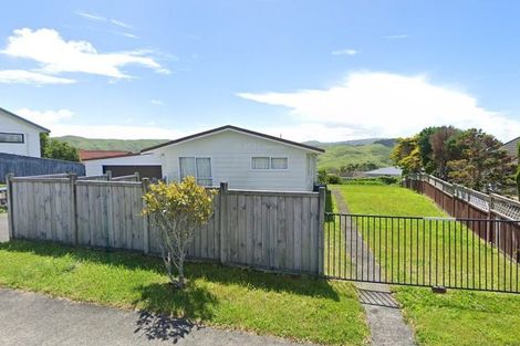 Photo of property in 4 Maraval Crescent, Grenada Village, Wellington, 6037